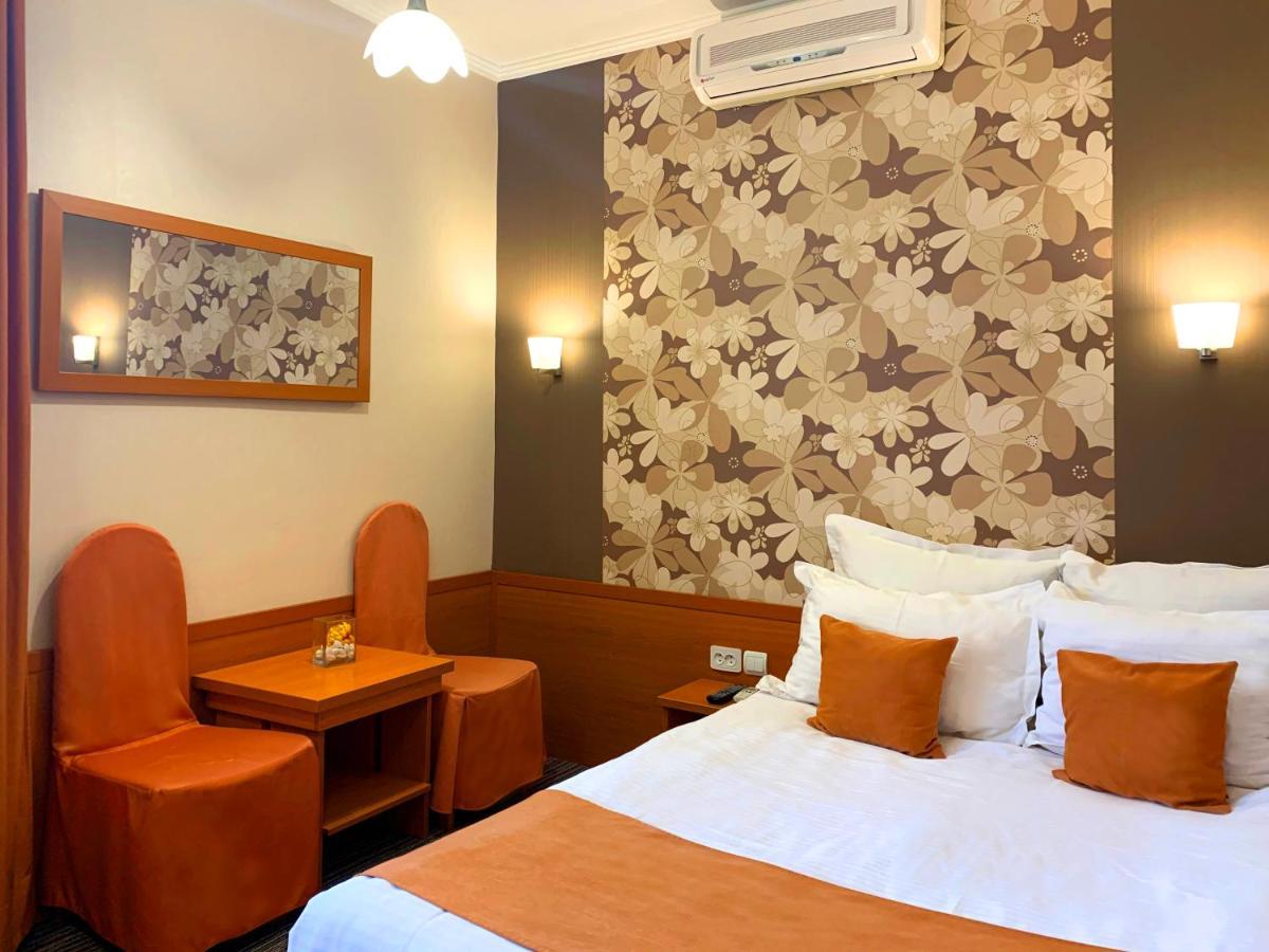 Economy Room In Hotel Eney 利沃夫 外观 照片