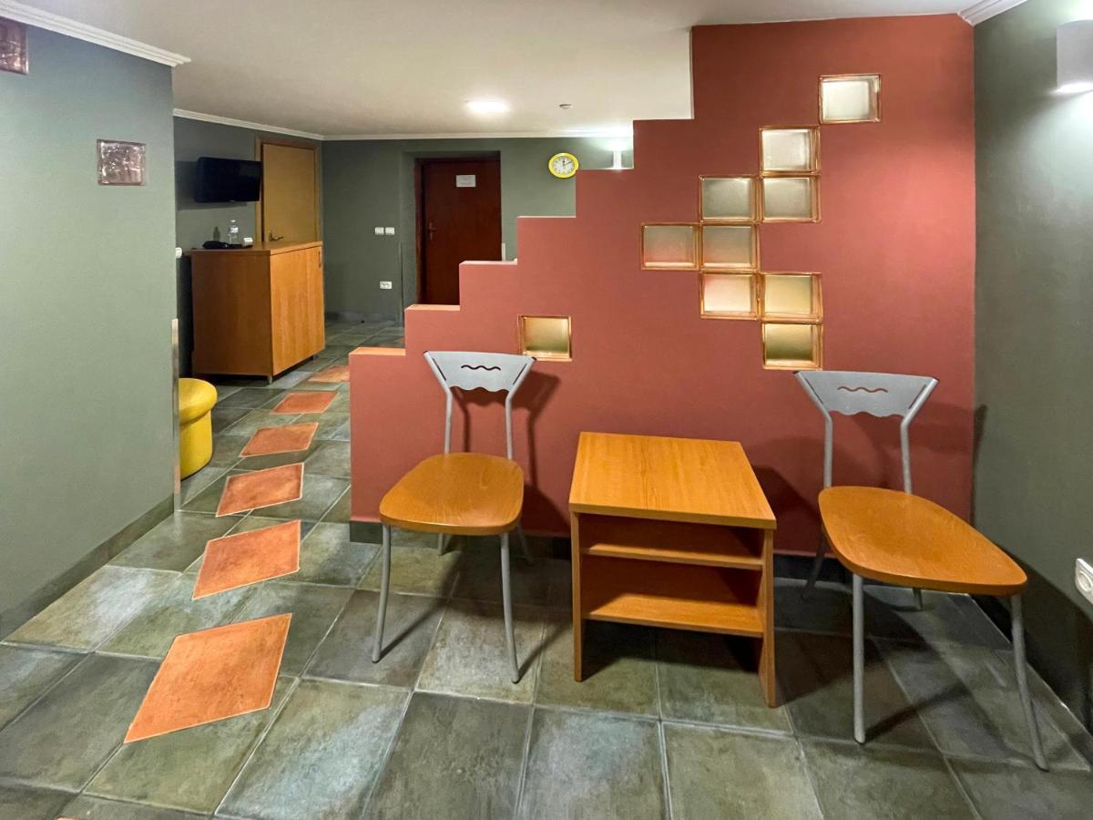Economy Room In Hotel Eney 利沃夫 外观 照片