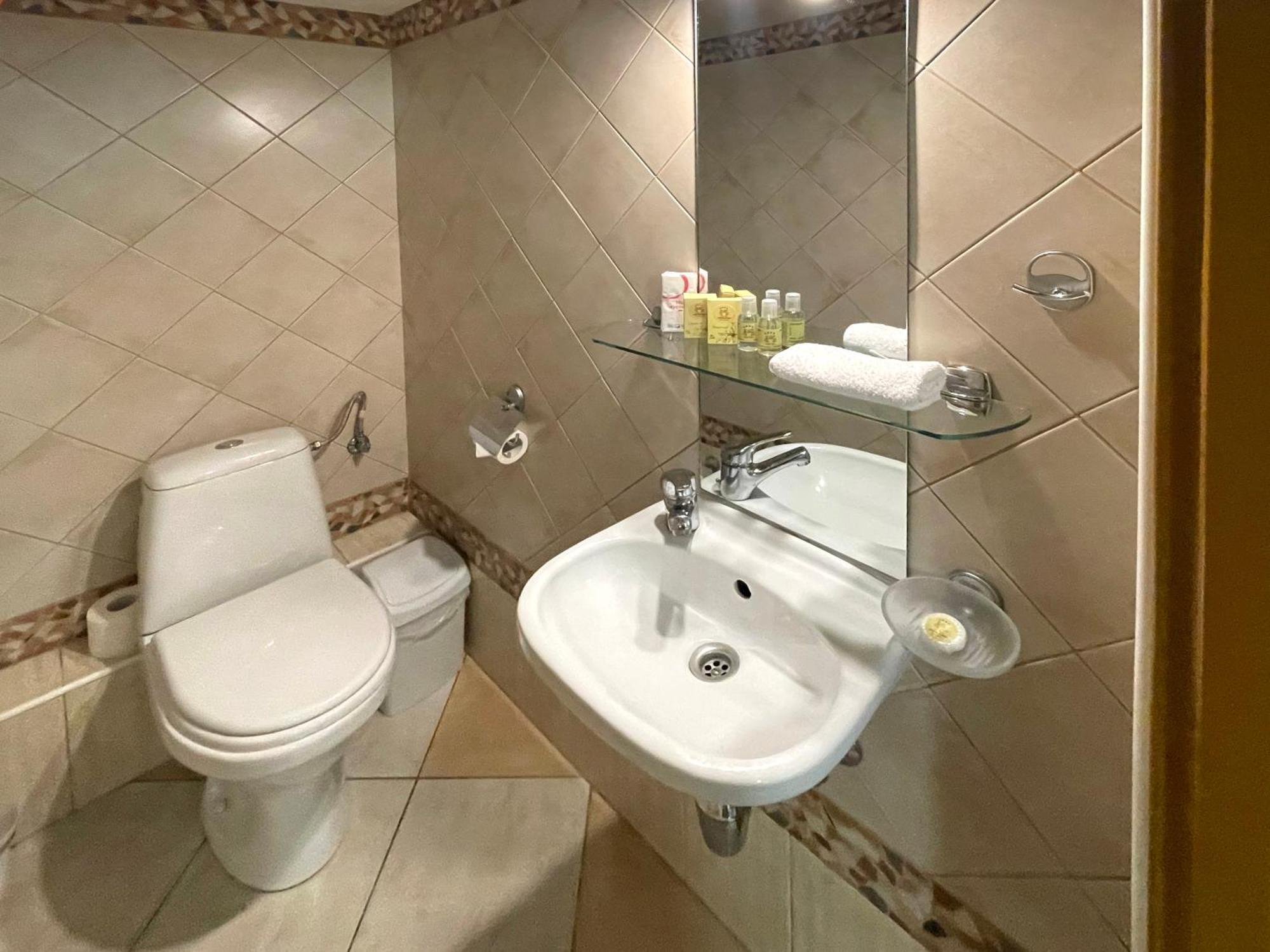 Economy Room In Hotel Eney 利沃夫 客房 照片