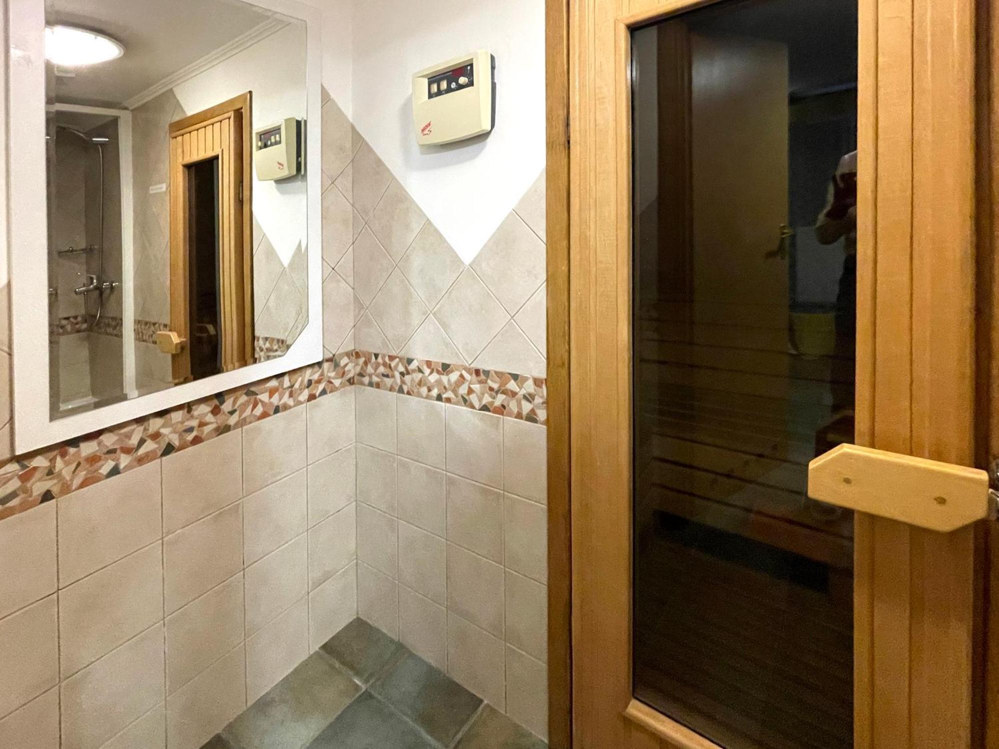 Economy Room In Hotel Eney 利沃夫 客房 照片