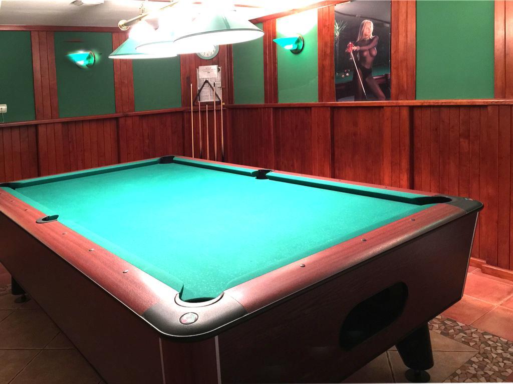 Economy Room In Hotel Eney 利沃夫 外观 照片
