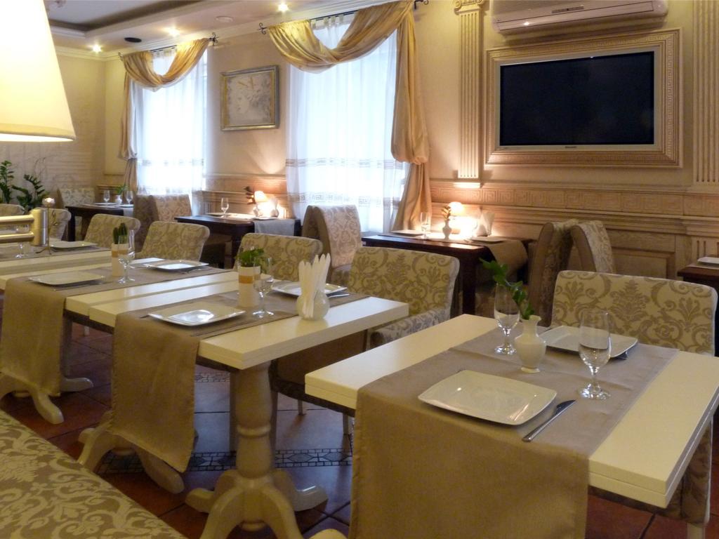 Economy Room In Hotel Eney 利沃夫 外观 照片